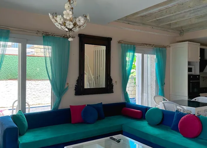 Evalacati-villa Palma-netflix Joy *