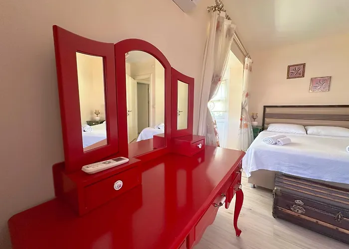 Evalacati-villa Palma-netflix Joy *
