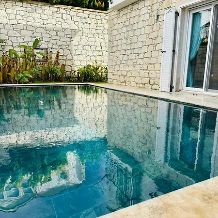 Villa Evalacati-villa Palma-central With Private Pool&garden Çeşme