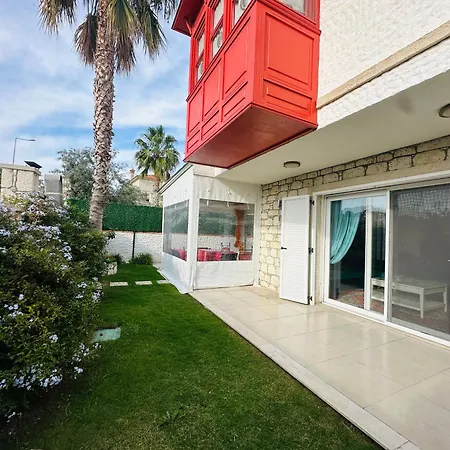 Evalacati-villa Palma-central With Private Pool&garden Villa Çeşme