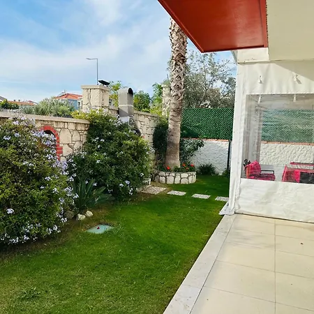 Villa Evalacati-villa Palma-central With Private Pool&garden Çeşme