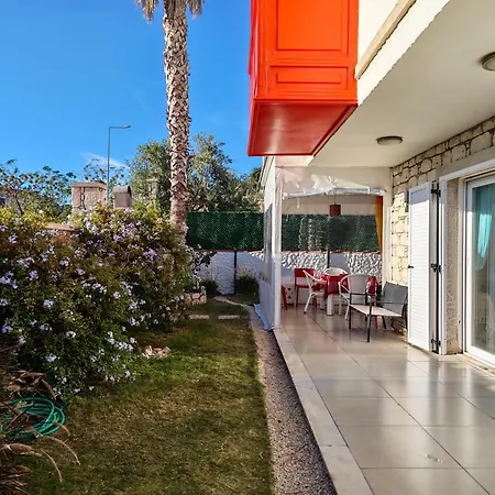 Evalacati-Villa Palma-Warm&Cozy Alaçatı Home for Winter, Fireplace, Fiber Wi-Fi Çeşme